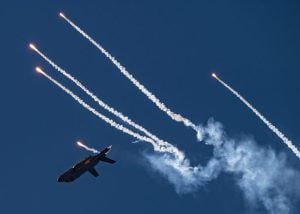 US Navy to Award Leonardo Contract for Airborne Countermeasures for F-35 and F-18 Aircraft