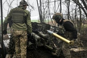 White House Halts Key Weapons Shipments to Ukraine Amid Policy Shift