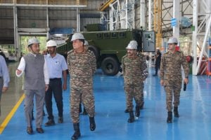 Lieutenant General Dhiraj Seth Reviews Indigenous Defense Technologies at Tata Advanced Systems Facility