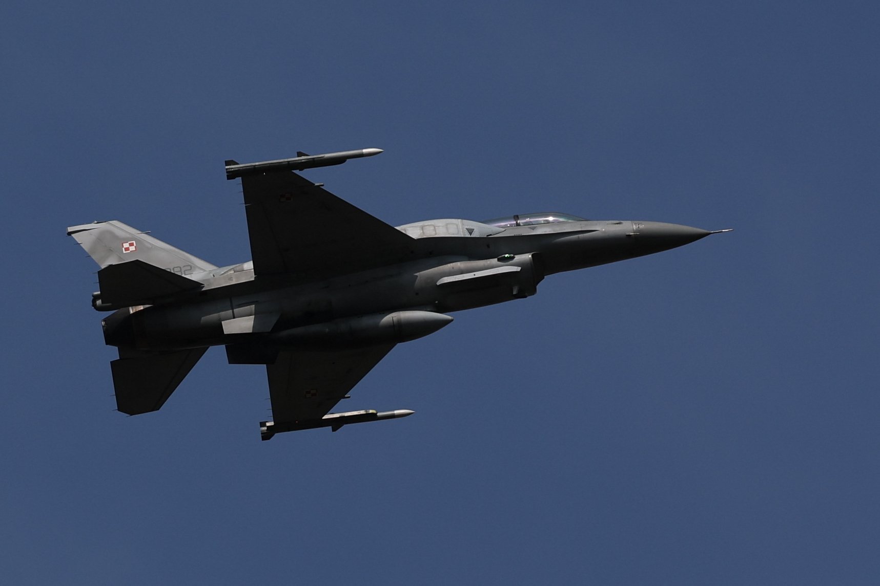 Polish F-16 Fighter Jet Crashes During Air Show Preparations, Pilot Killed