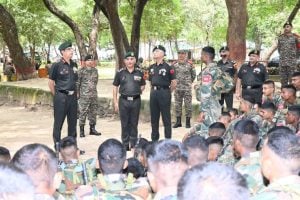 Lt Gen Ajay Kumar Interacting with Soldiers