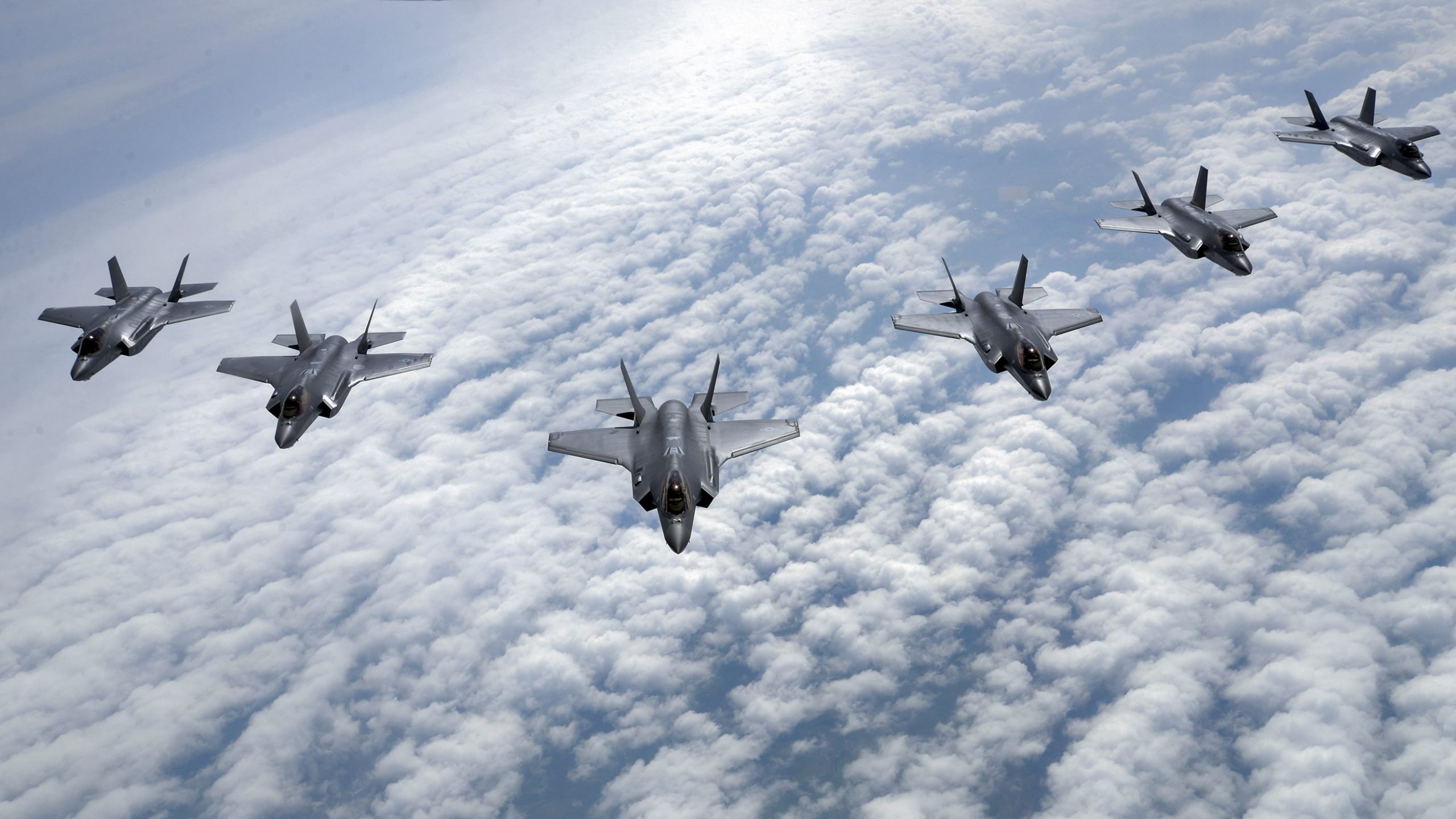 Lockheed Martin Finalizes Agreement for 296 F-35 Lightning Aircraft Production