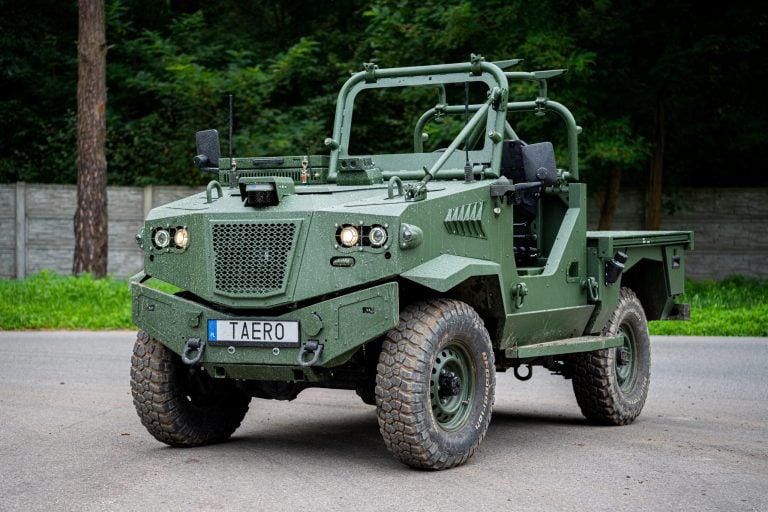 Poland Unveils Bluszcz: A Hybrid Mine-Laying Vehicle for Stealth and Safety