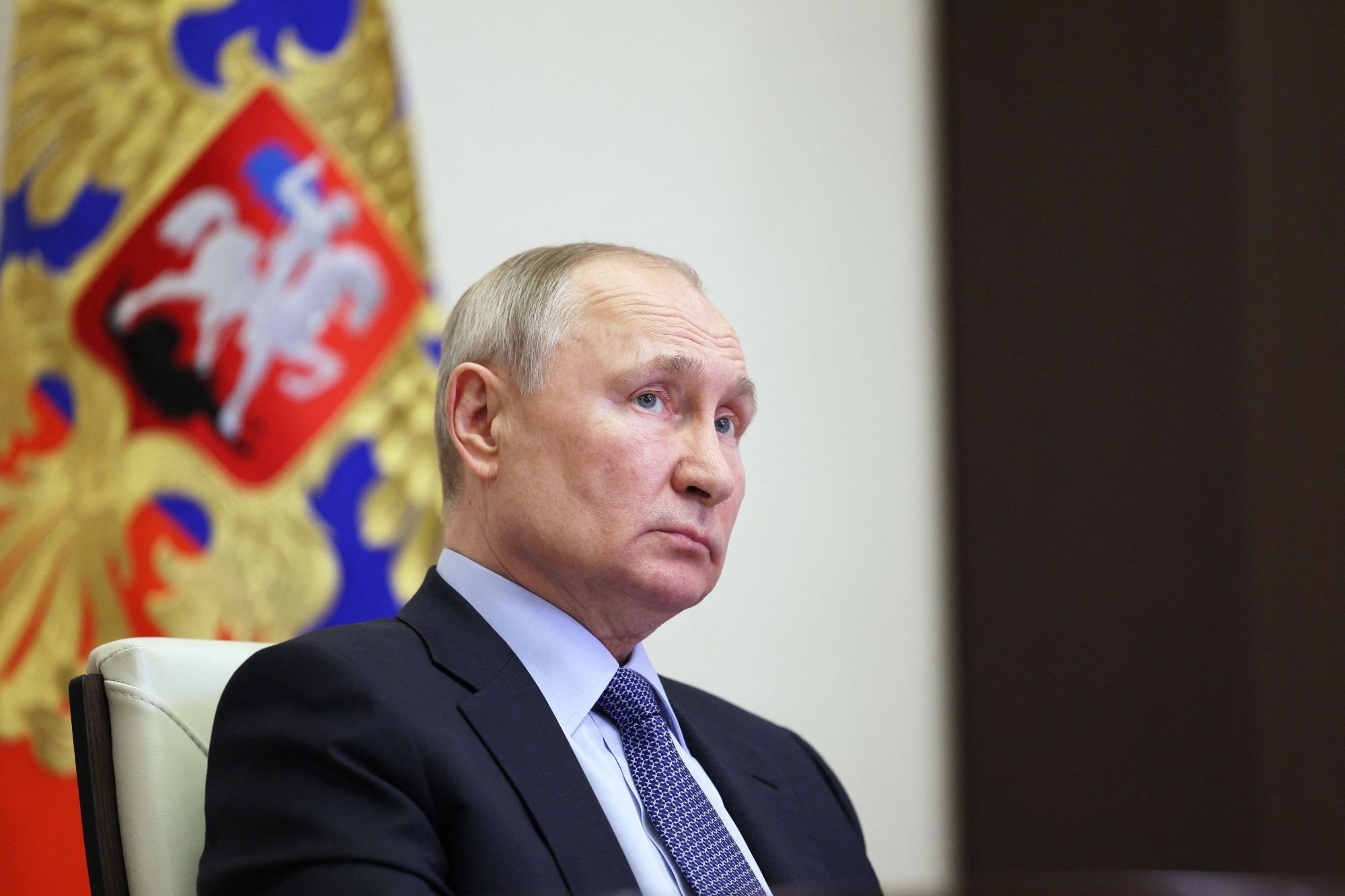 Russia Pauses Peace Talks as Zelensky Warns of Ongoing Invasion Threat