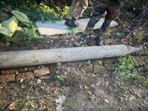 Unexploded Shell in Dal Lake