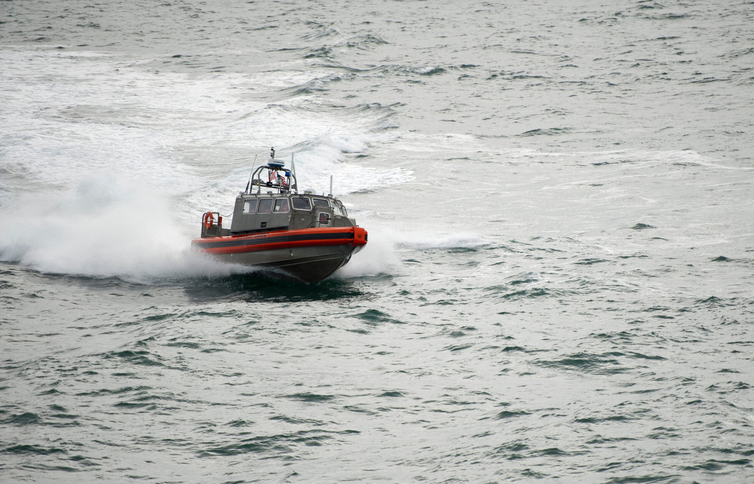 US Defense Innovation Unit Seeks Tech Solutions to Combat Threatening Small Boats in American Waters