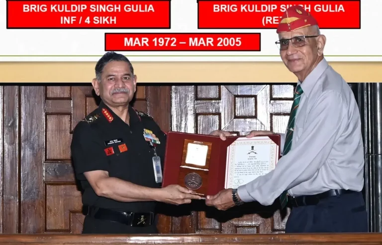 General Upendra Dwivedi Giving Award to Brig Kudip Singh Gulia