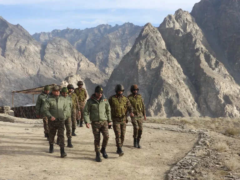 Lt Gen Hitesh Bhalla At Siachen Brigade