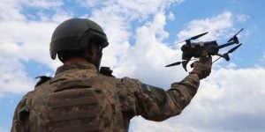 Ukrainian Team Unveils Rapid-Deploy Smart Mast for Frontline Drone Communications