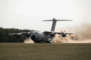 Airbus A400M Successfully Demonstrates Landings on Grass Runways