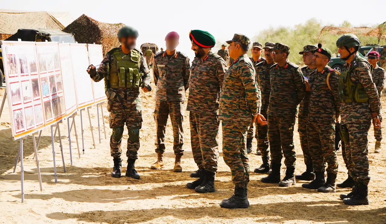 Lt Gen Manjinder Singh Reviews Operational Preparedness of Bhairav Strike Force and Ranbankura Division