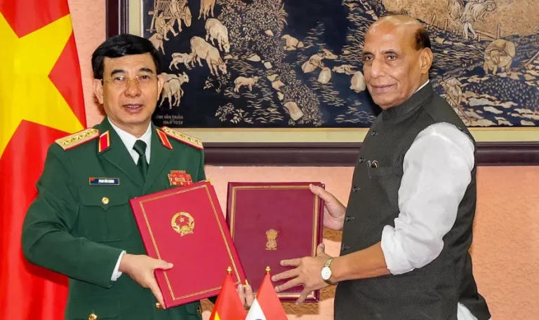 Defence Minister and Vietnam Officer