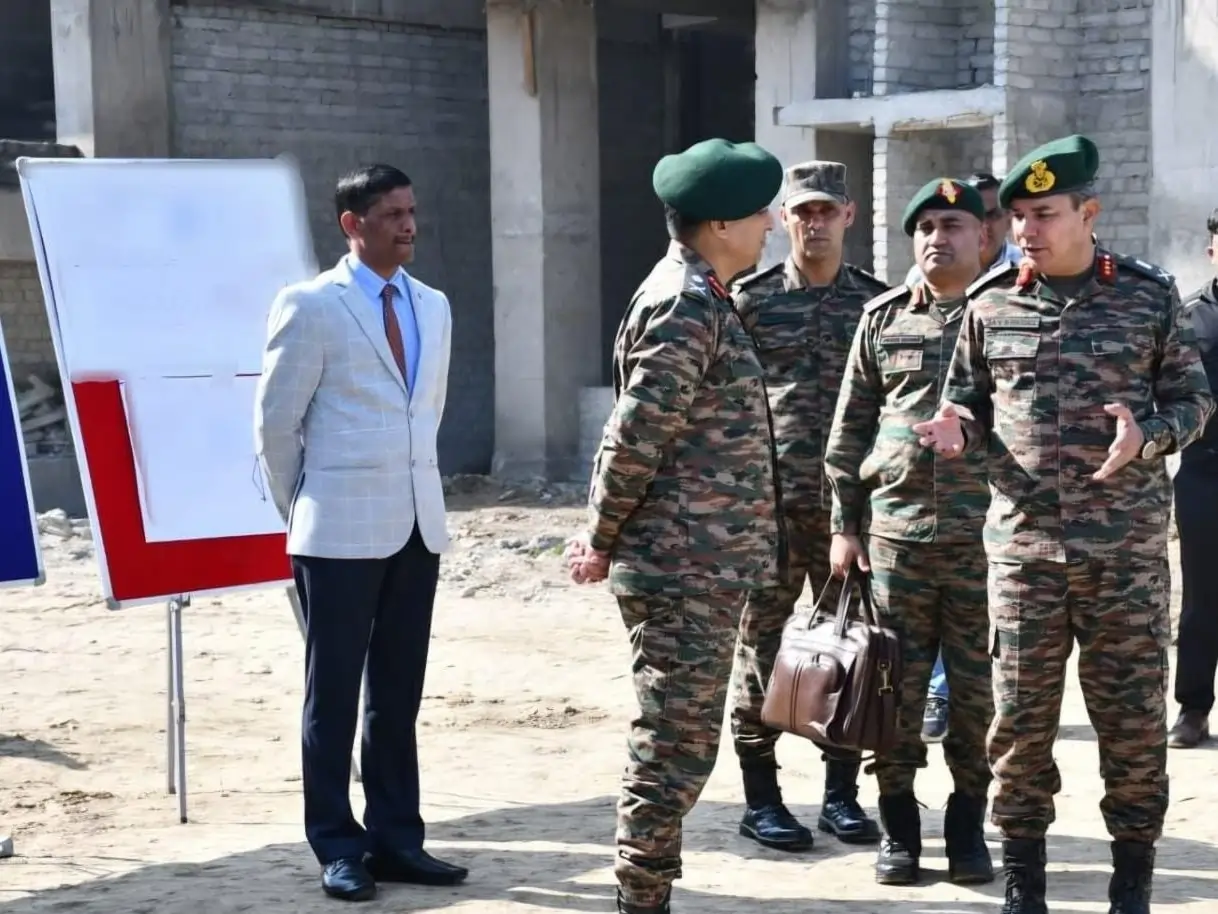 Lt Gen AVS Rathee Discussing