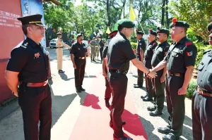 Lt Gen Dhiraj Seth Shaking Hands