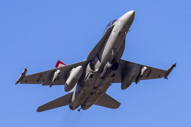 US Marine Corps Approves Automatic Terrain Awareness and Warning System for F/A-18 Hornet Fleet