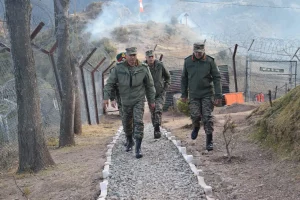 Lt Gen Pratik Sharma and Other Officers 2