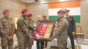 Para Soldiers with Lt Gen KT Parnaik