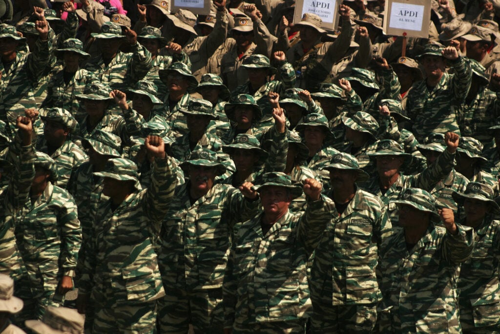 Venezuelan Army Swears in 5,600 Soldiers Amid U.S. Military Pressure
