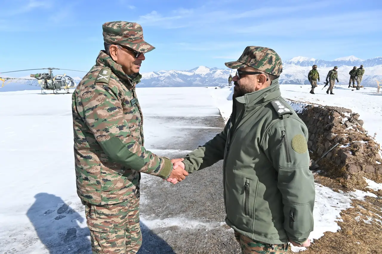 Lt Gen Mishra Shaking Hands