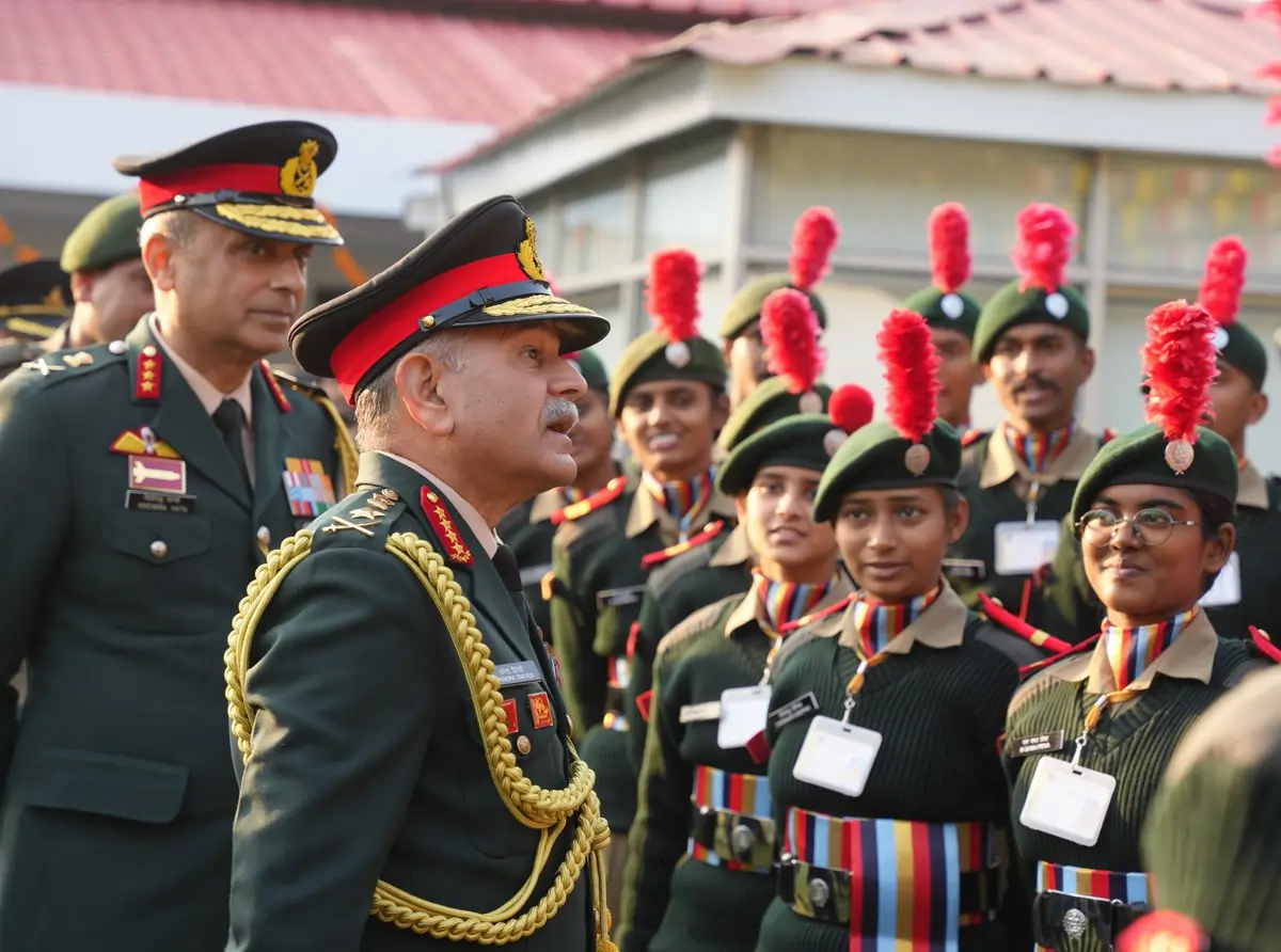 NCC Cadets Looking at Gen Dwivedi