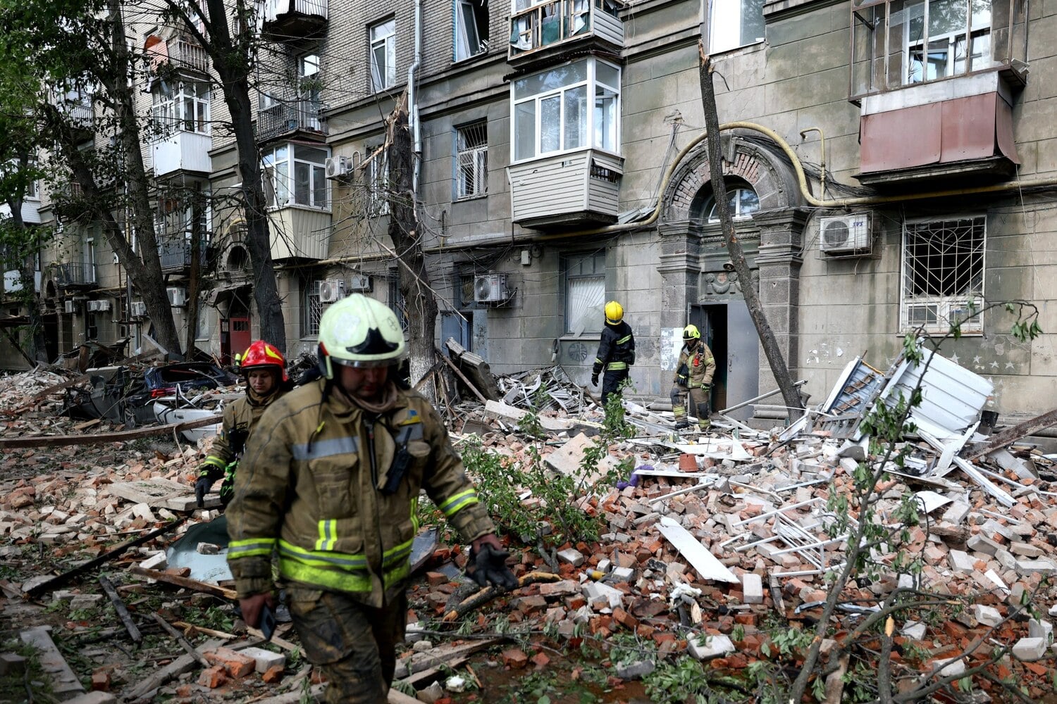 Russian Strikes Kill One and Injure At Least 15 in Kyiv and Kharkiv