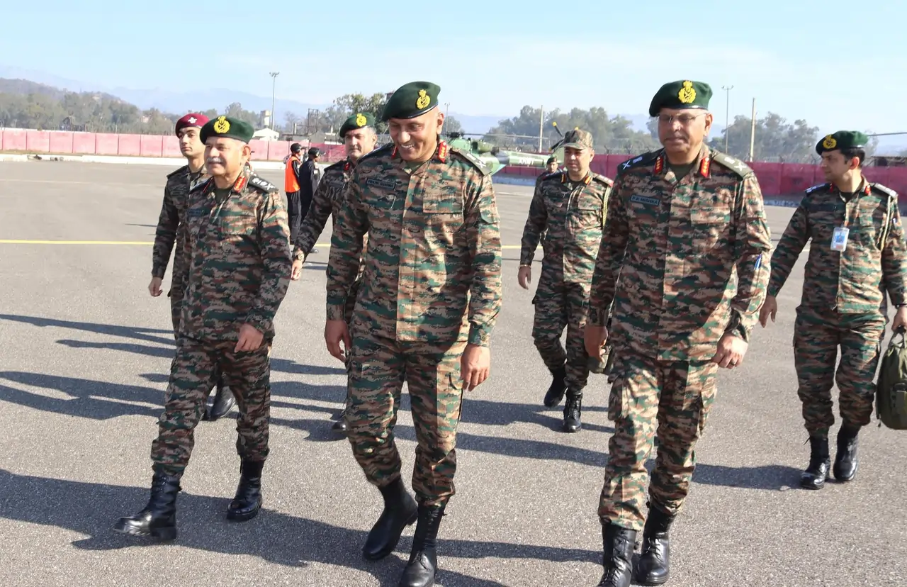General Upendra Dwivedi Reviews Security Situation and Operational Preparedness at White Knight Corps