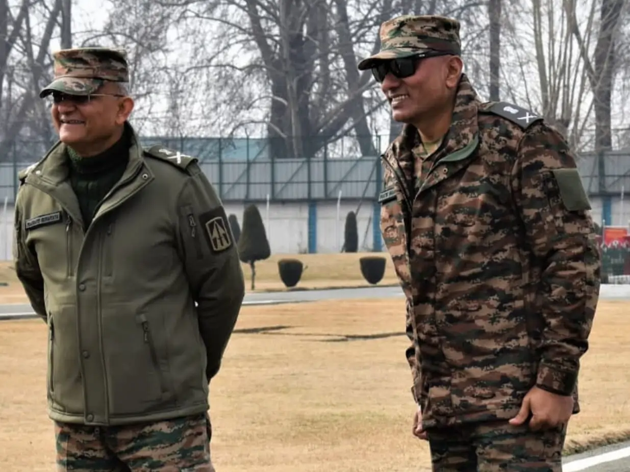 Lt Gen Pratik Sharma Reviewing 1