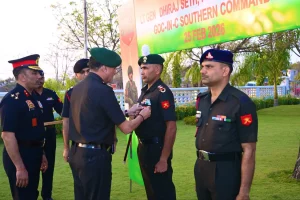 Lt Gen Dhiraj Seth Commending
