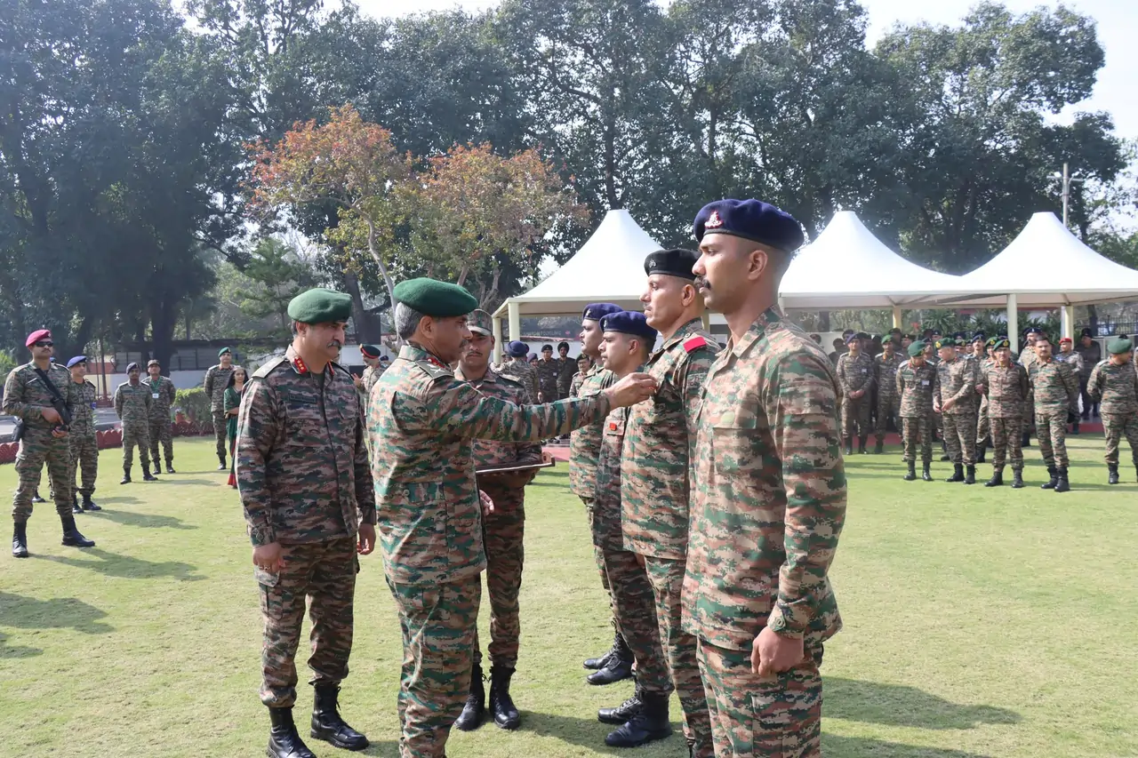 Lt Gen Katiyar Commending Officers and Soldiers