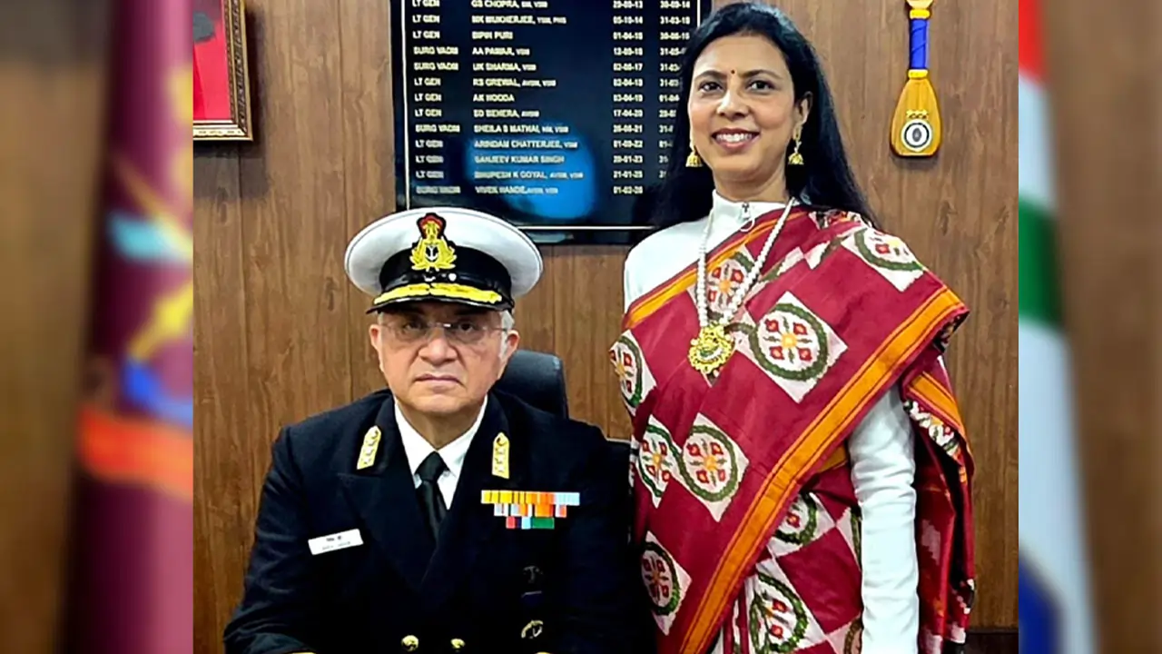 Surg Vice Admiral Vivek Hande Assumes Charge as Director General (Organisation & Personnel), AFMS