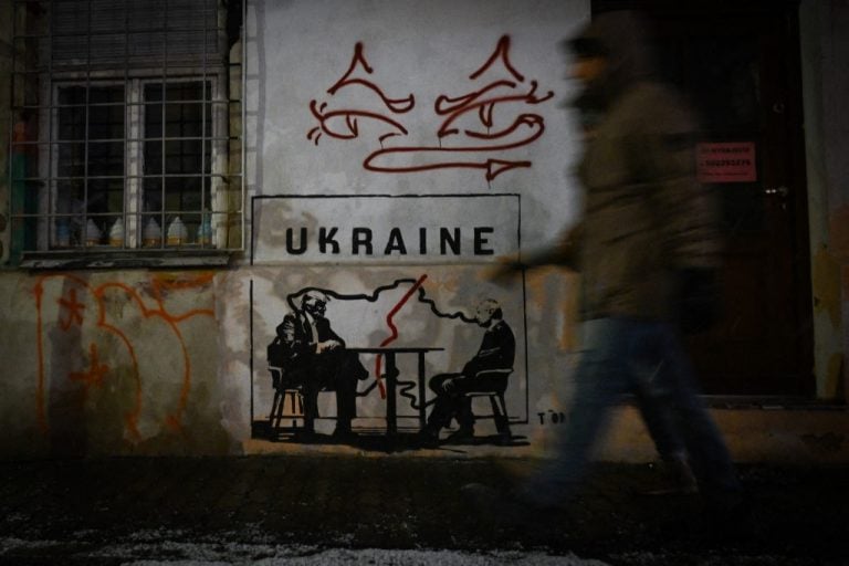 US and Russian Envoys Hold Constructive Talks in Florida Amid Ukraine Conflict Negotiations