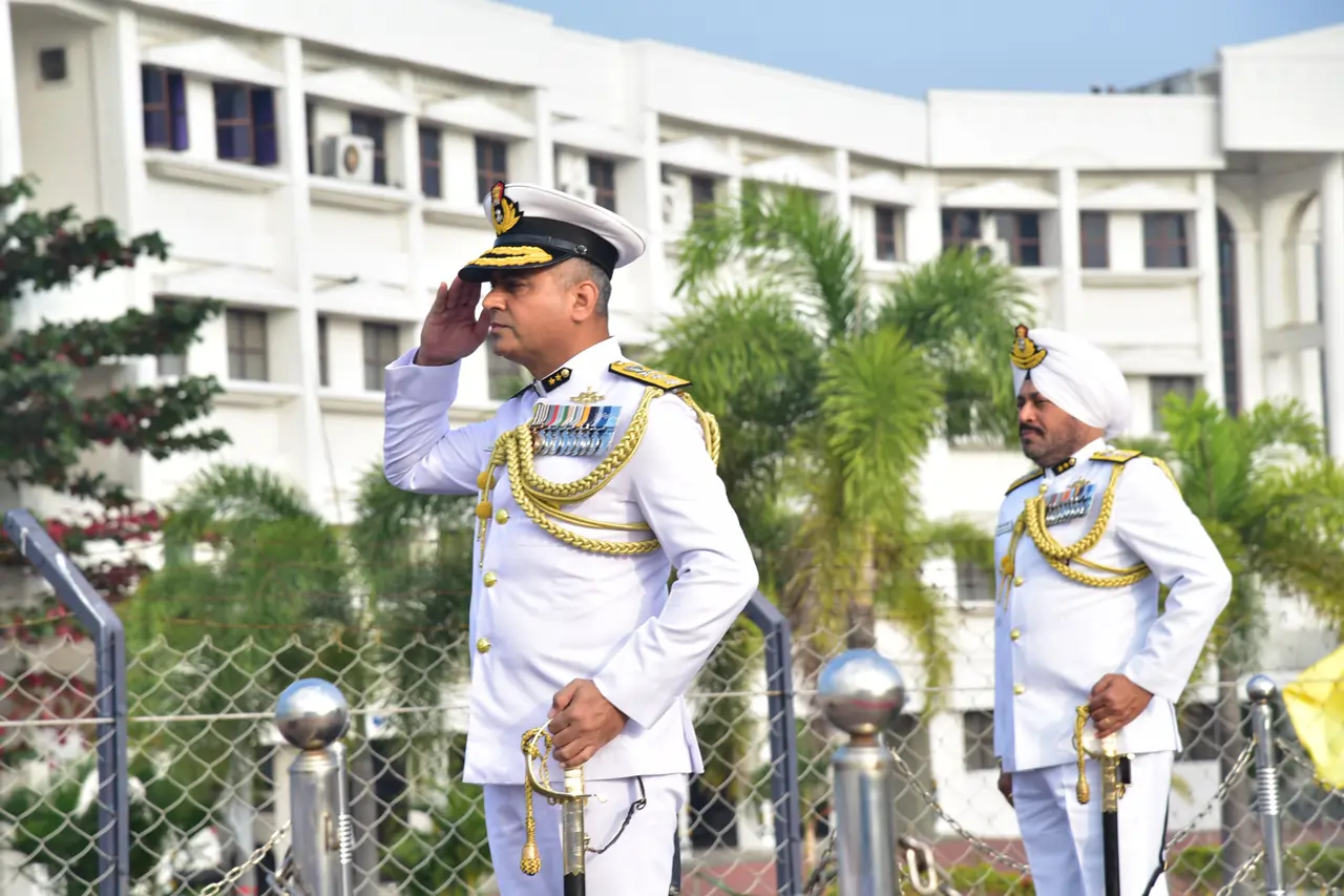 Inspector General Yoginder Dhaka Assumes Charge as Commander, Coast Guard Region (East)