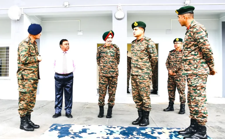 Lt Gen Gambhir Singh Discussing