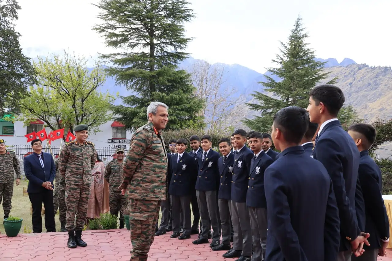 Lt Gen Sengupta Interacting with Cadets