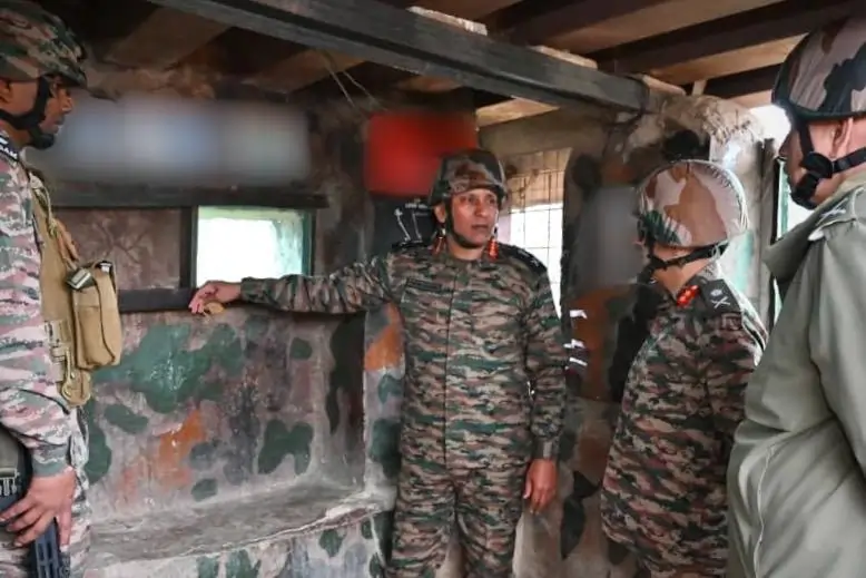 Lt Gen Pratik Sharma Discussing