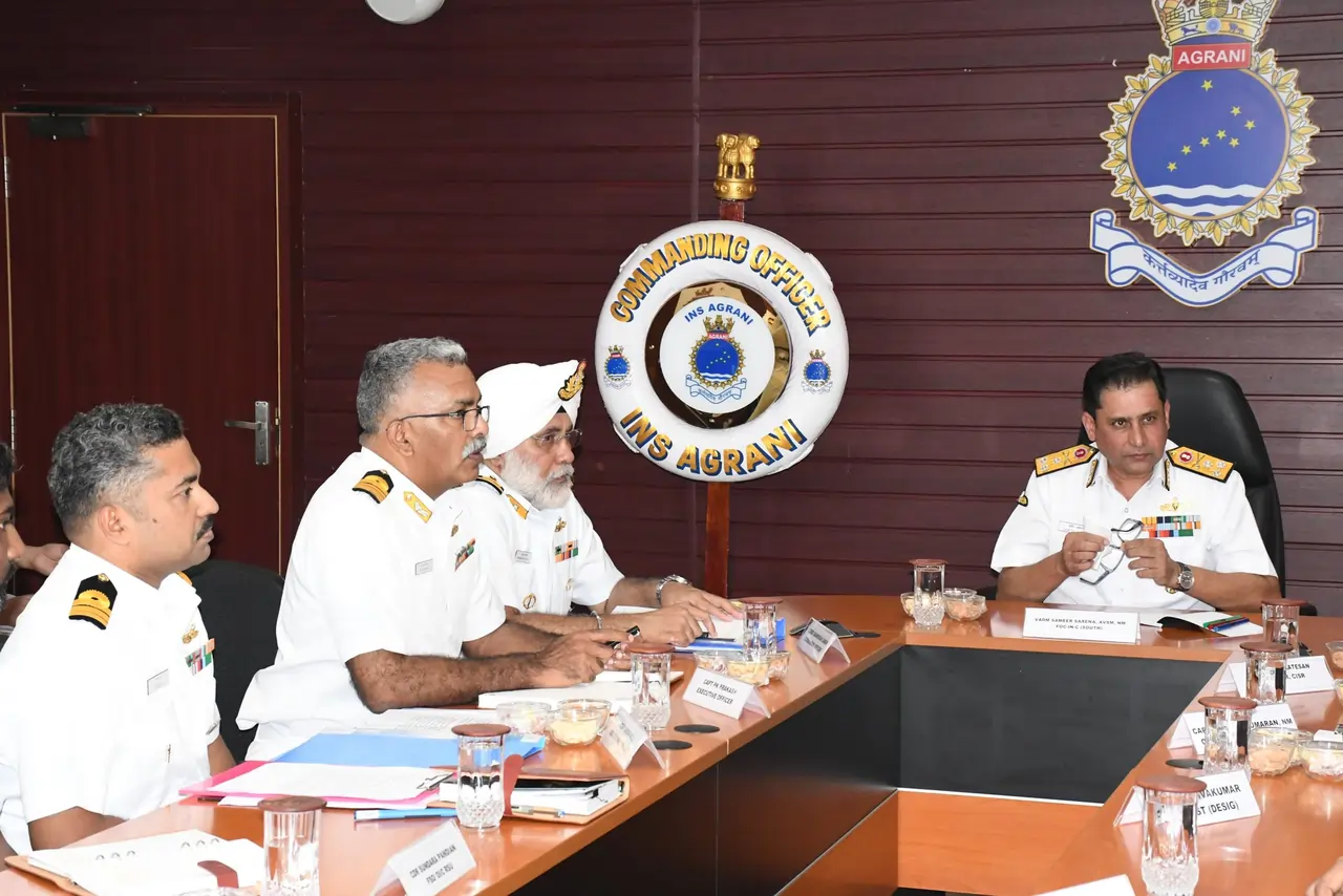 Vice Adm Sameer Saxena and Other Officers