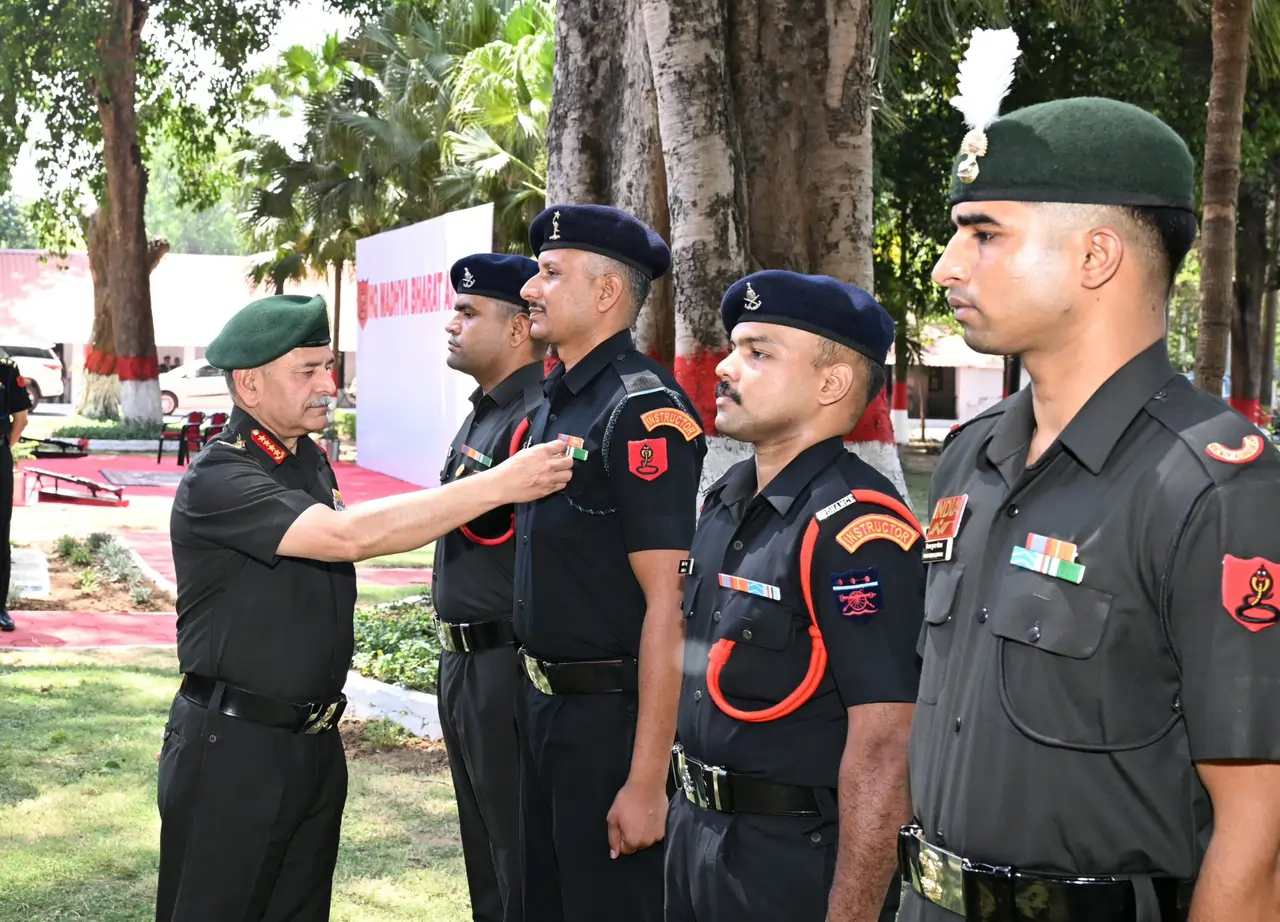 Gen Dwivedi Commending 1