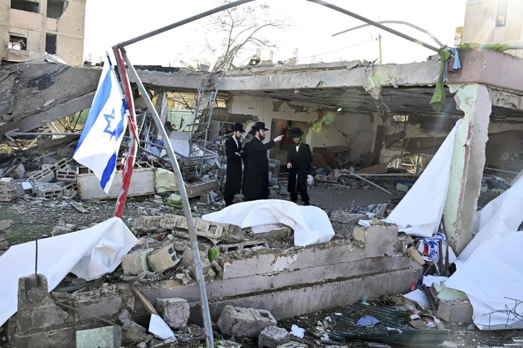 Iran Launches Multiple Missiles at Israel, Leaving Several Injured in Tel Aviv Area