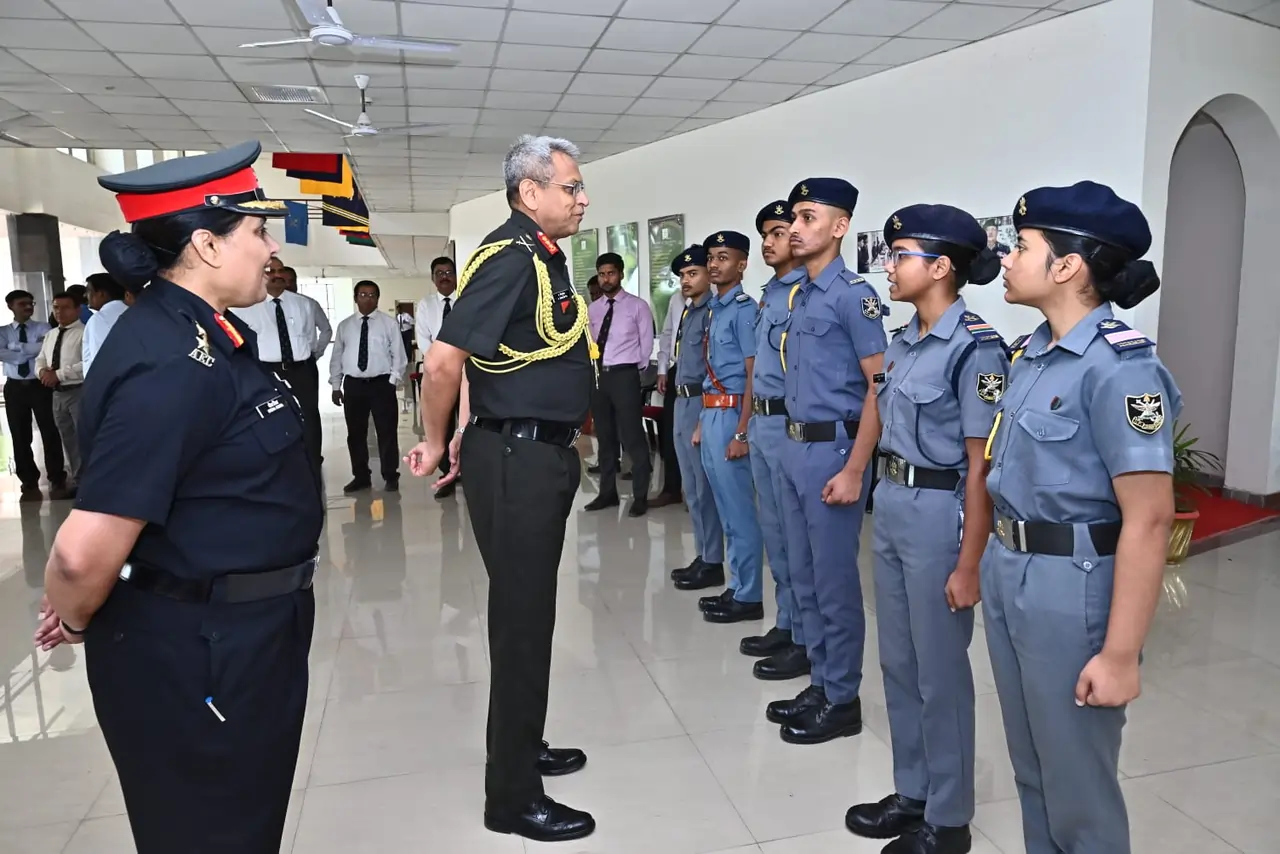 Lt Gen Sengupta Interacting