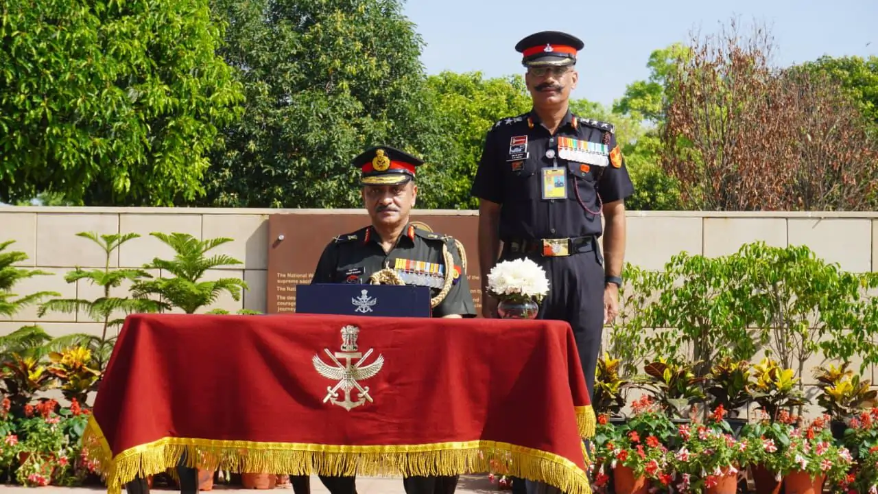 Lt Gen Anoop Singhal at War Memorial