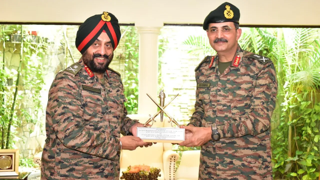 Lt Gen Devednra Sharma and Lt Gen Manjinder Singh