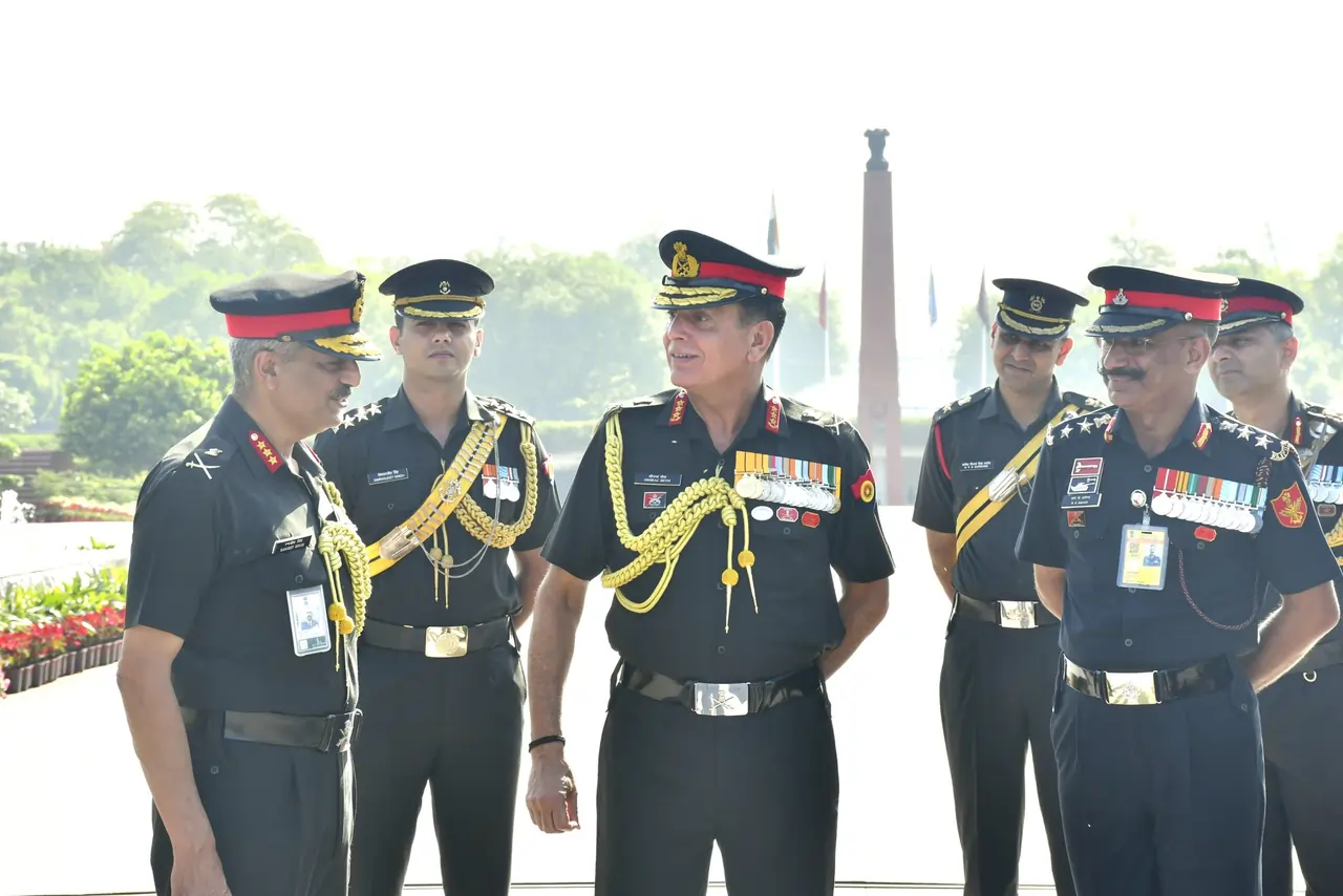 Lt Gen Dhiraj Seth and Other Officers