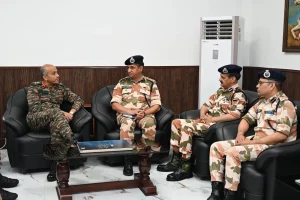 Lt Gen Neeraj Shukla Discussing