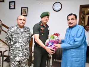 Maj Gen Vivek Tyagi with Nitin Gadkari