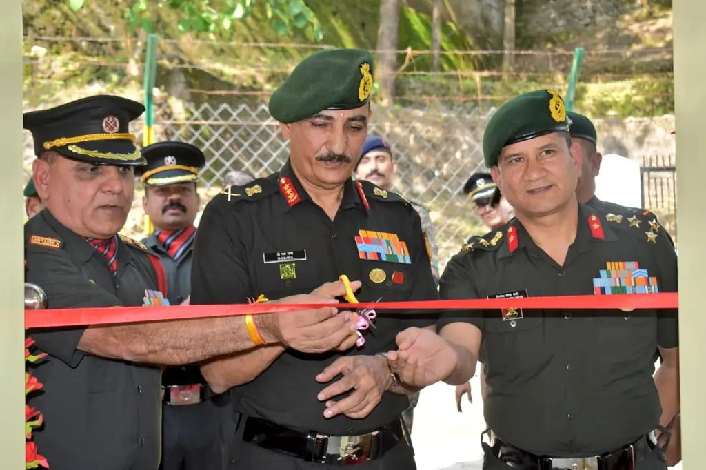 Lt Gen Dinesh Singh Rana Cutting Ribbon
