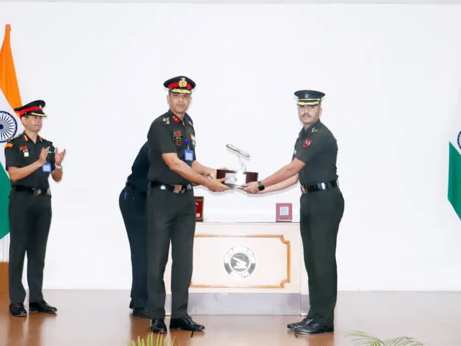 Officer Giving Award 4
