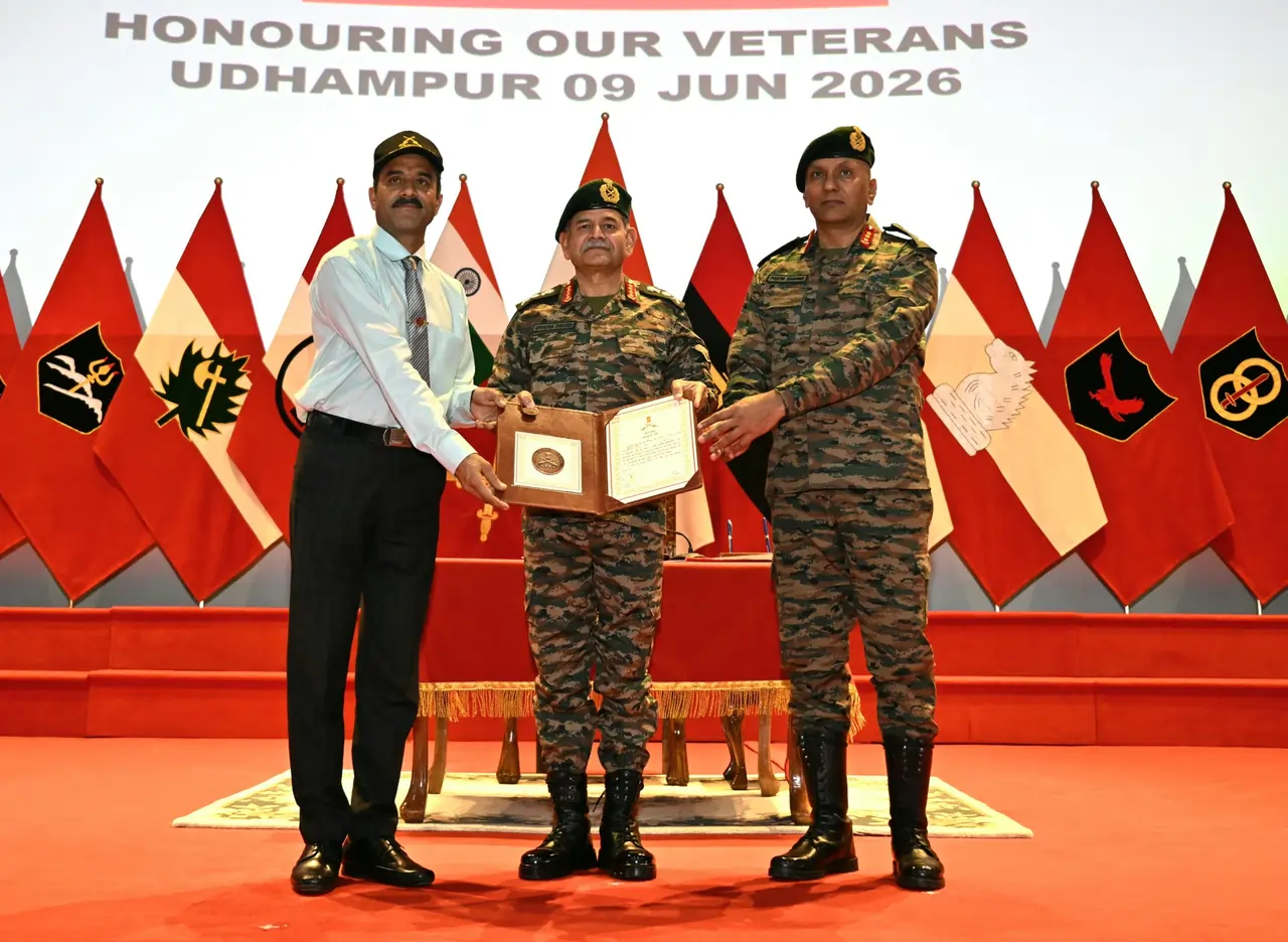General Dwivedi with Veteran