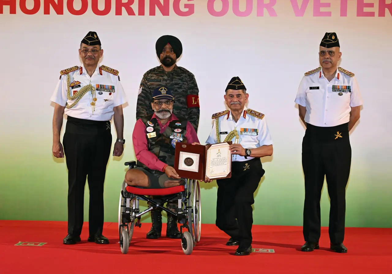 General Dwivedi with Veteran 1