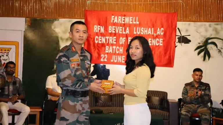 Officer Giving Award 2