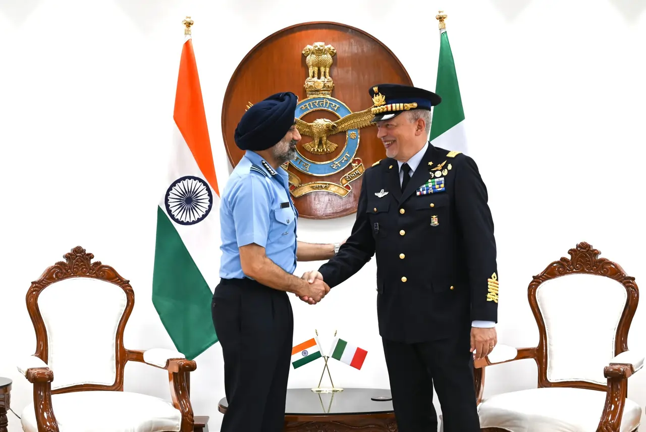 Lieutenant General Antonio Conserva and ACM AP Singh